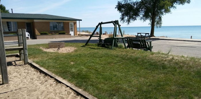 Aurora Resort Motel - From Web Listing (newer photo)